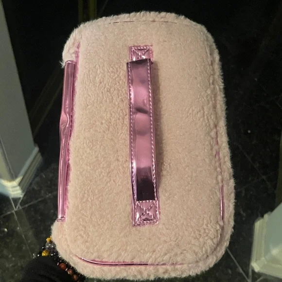 Juicy Couture Pink Metallic Train Case - Picture 3 of 4